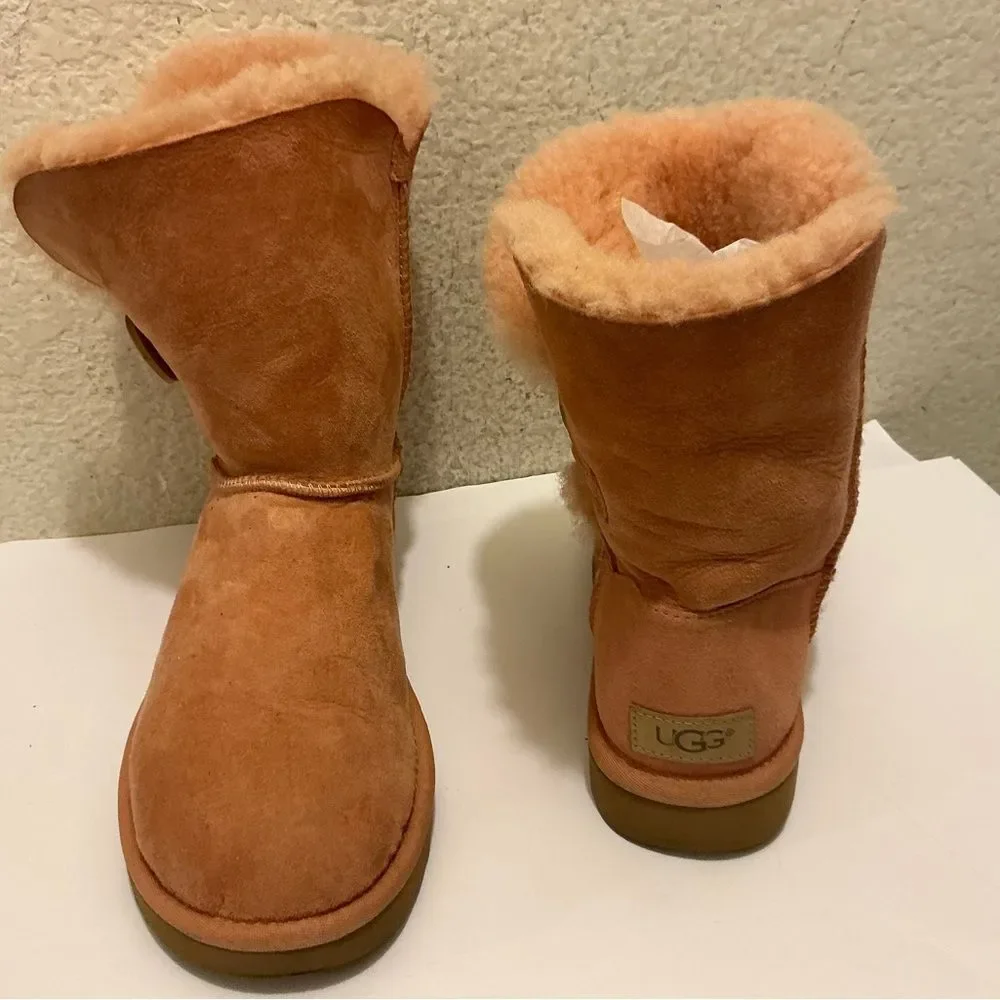 UGG Bailey Button ll -Coral Short Uggs with Button 1016226